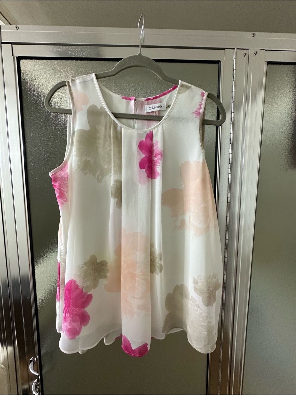 Calvin Klein White Floral Sleeveless Pleat-Front Camisole - Pink & Cream